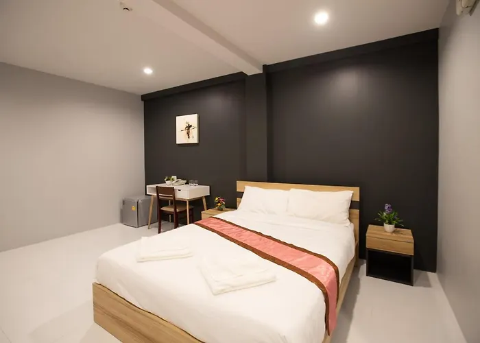 185@surawong 4*
