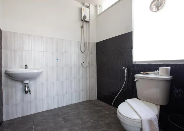 Hotel 185@surawong 4*